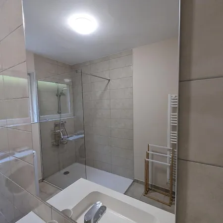 Renove Au Bord Du Avec Terrasse, Parking Reserve, Equipements Modernes Et Aire De Jeux. - Fr-1-611a-16 Holiday home Peigney