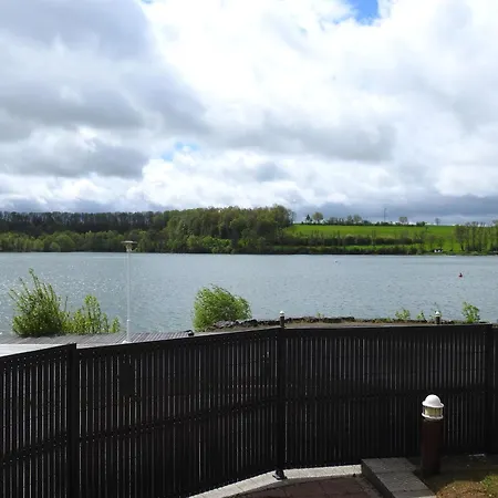 Renove Au Bord Du Avec Terrasse, Parking Reserve, Equipements Modernes Et Aire De Jeux. - Fr-1-611a-16 * Peigney