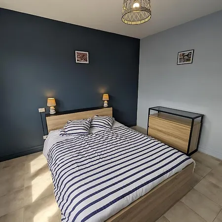 Renove Au Bord Du Avec Terrasse, Parking Reserve, Equipements Modernes Et Aire De Jeux. - Fr-1-611a-16 *